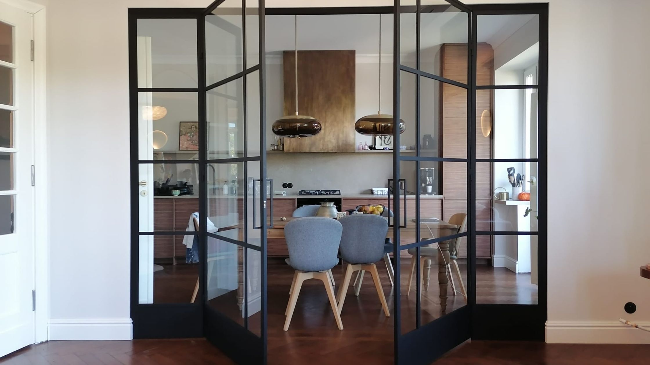 Drzwi loftowe dwuskrzydłowe do salonu z kuchnią